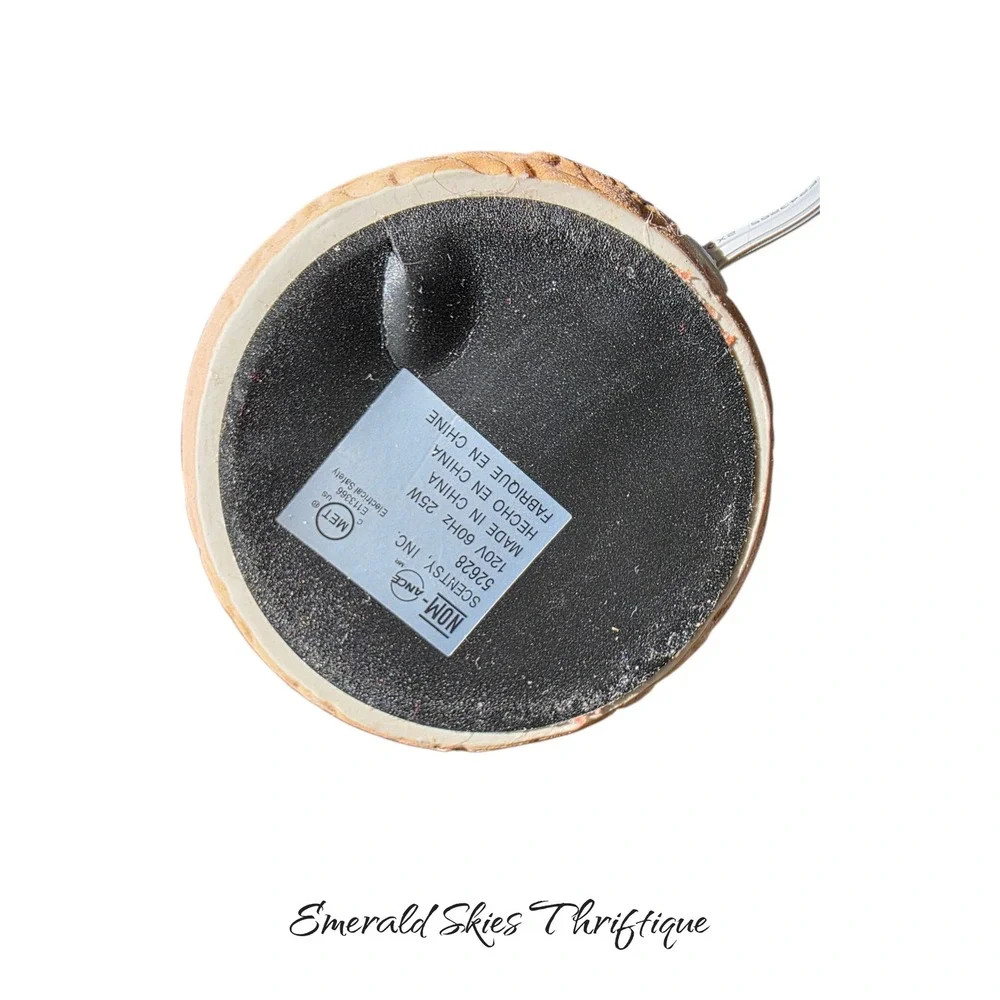SCENTSY Stone Leaf Full Sized‎ Warmer retired and rare Textured Beige free ship